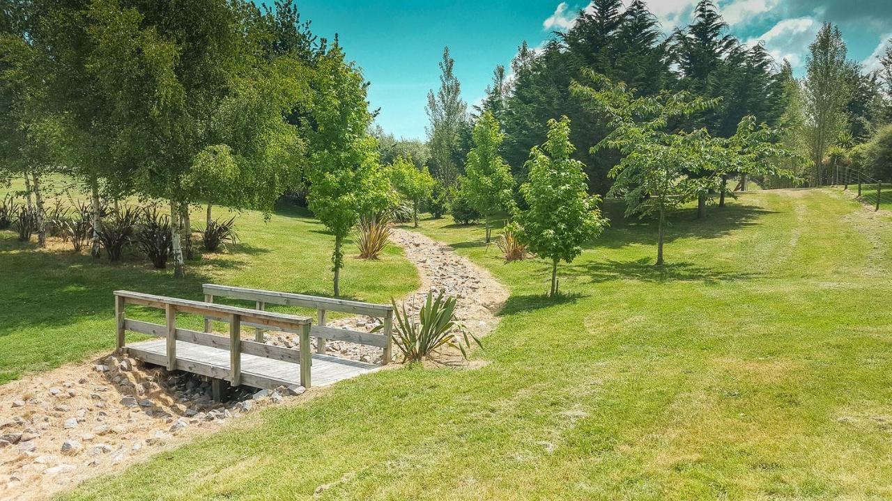 Mountviews Glamping- Retro Caravan Getaway Hotel Taupo Exterior photo